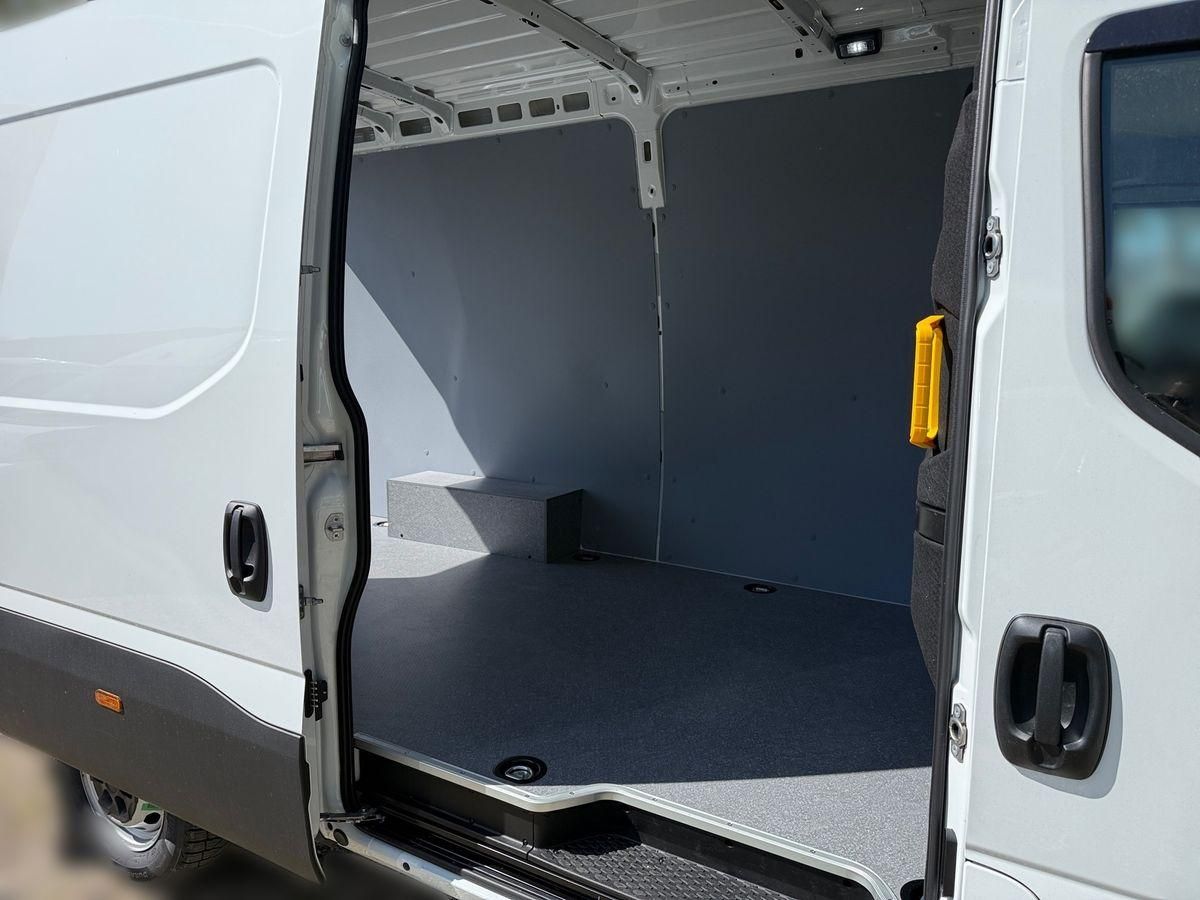 Fahrzeugabbildung Iveco Daily 35S14B V Y Kastenwagen