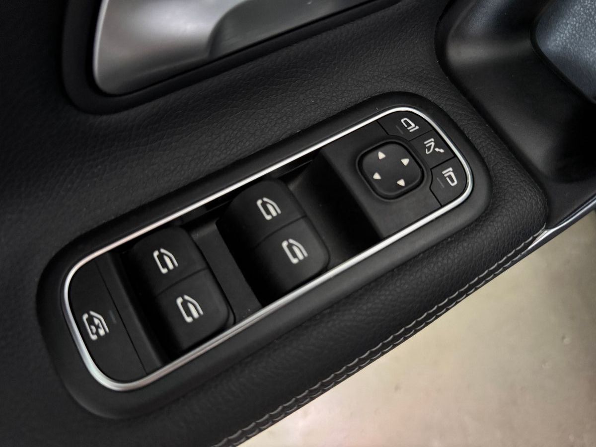 Fahrzeugabbildung Mercedes-Benz A 180 d PROGRESSIVE SPORTPAKET LED NAVI MBUX +