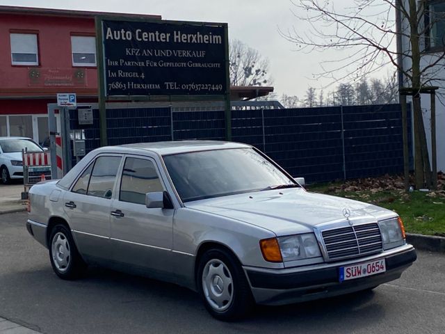 Mercedes-Benz W124 LIM 220 E*SHD*AHK*AUTOMATIK*TOP