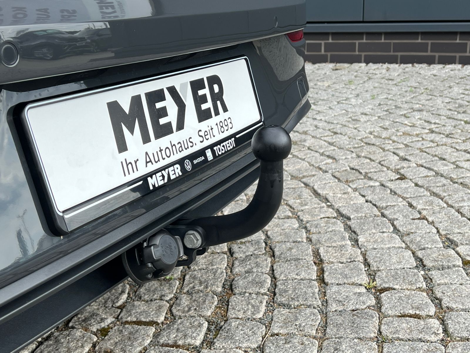 Fahrzeugabbildung Volkswagen Golf VIII 1.0 TSI *LED, Climatronic, Kessy, Digi