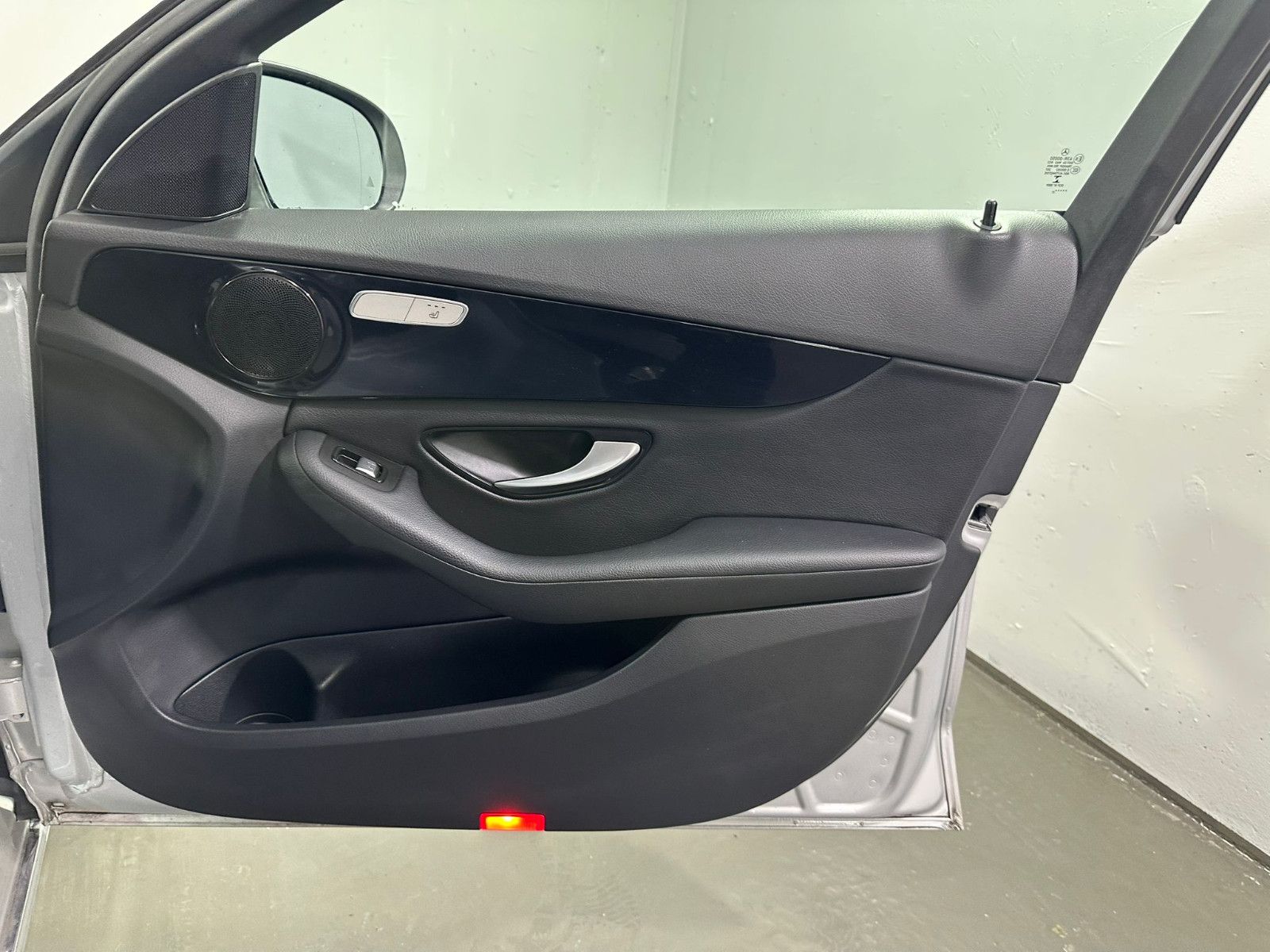 Fahrzeugabbildung Mercedes-Benz C 200 d T*DISTRO*AHK*SPUR*CARPLAY*SH*NAVI*