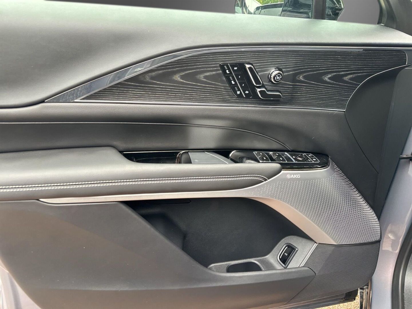 Fahrzeugabbildung Cadillac LYRIQ Sport AWD - Vollausstattung