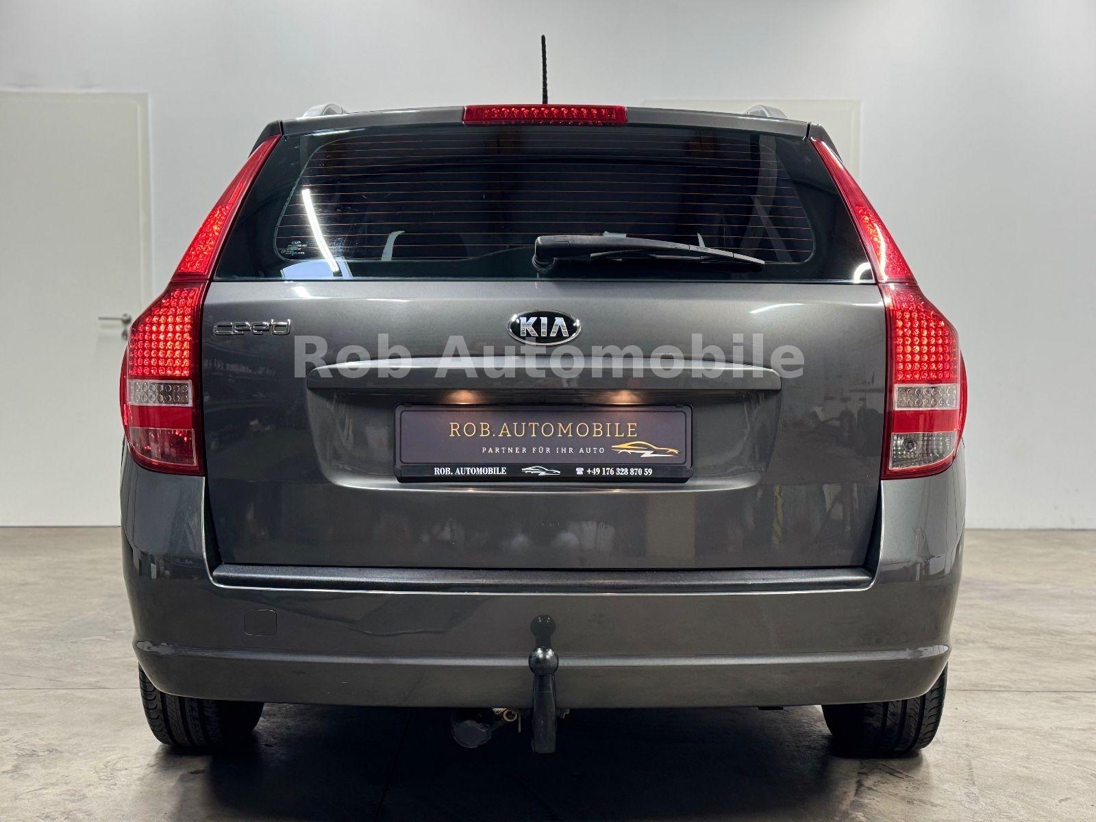 Kia cee'd 2011 — photo 8