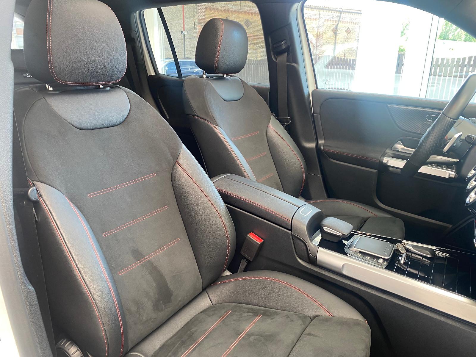 Mercedes-Benz GLB 200 4M 2.Hd AMG Line Pano LED Kam Nightpaket