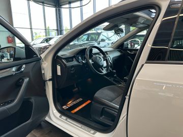 Skoda Octavia Scout*ACC*NAVI*AHK*PANO*2-Zonen*