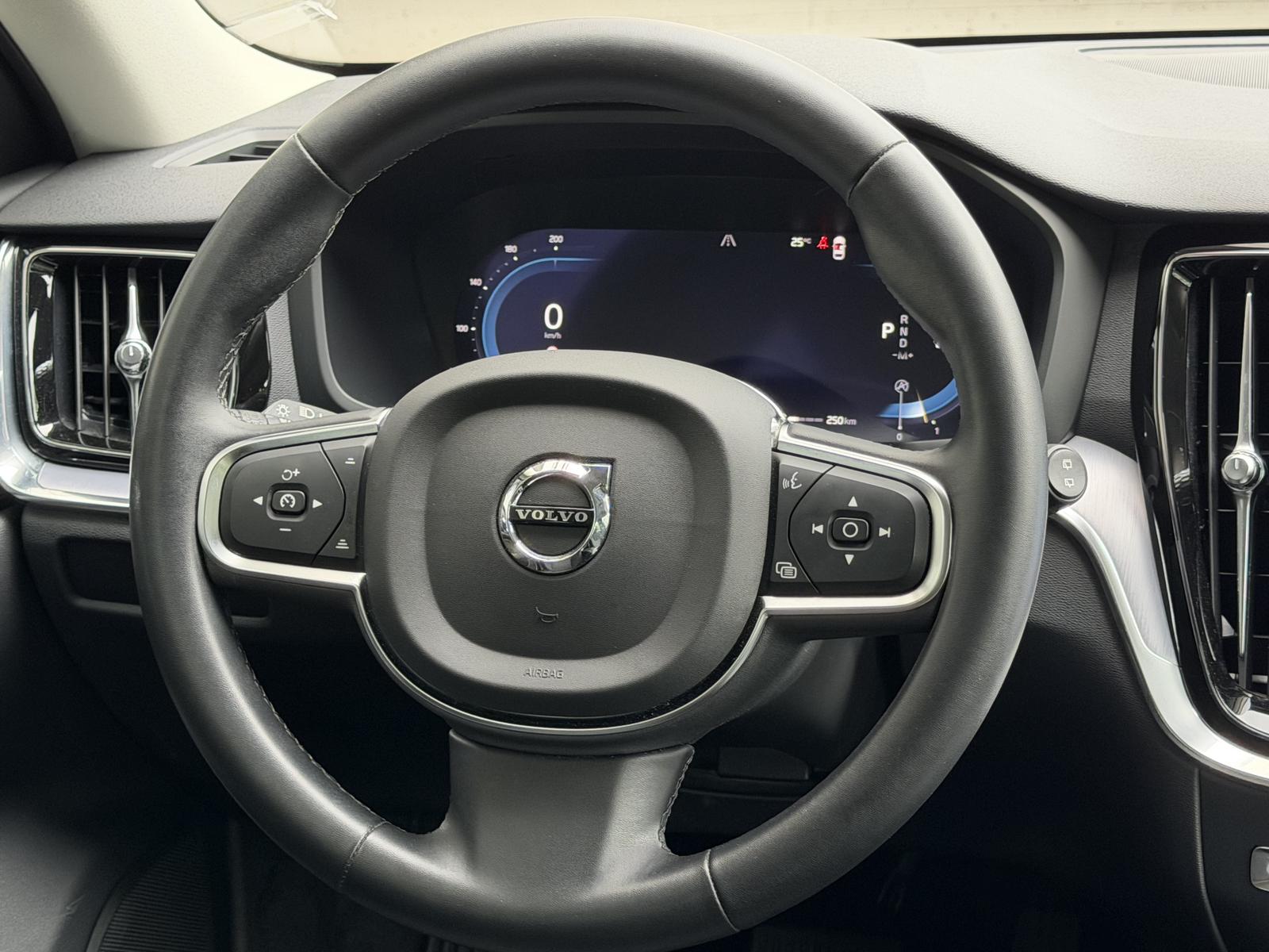 Volvo V60 Essential LED Virtual-Cockpit Rü-Kamera 