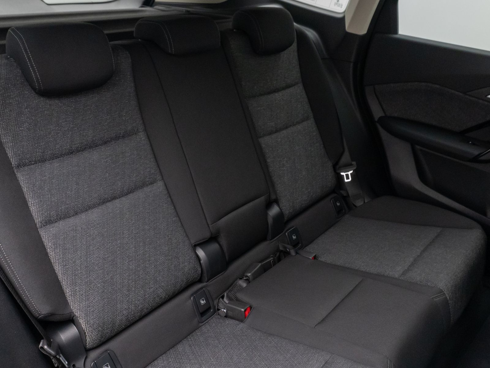 Fahrzeugabbildung BMW iX1 eD20 Kamera DAB Fernlichtassis Komfort Sport