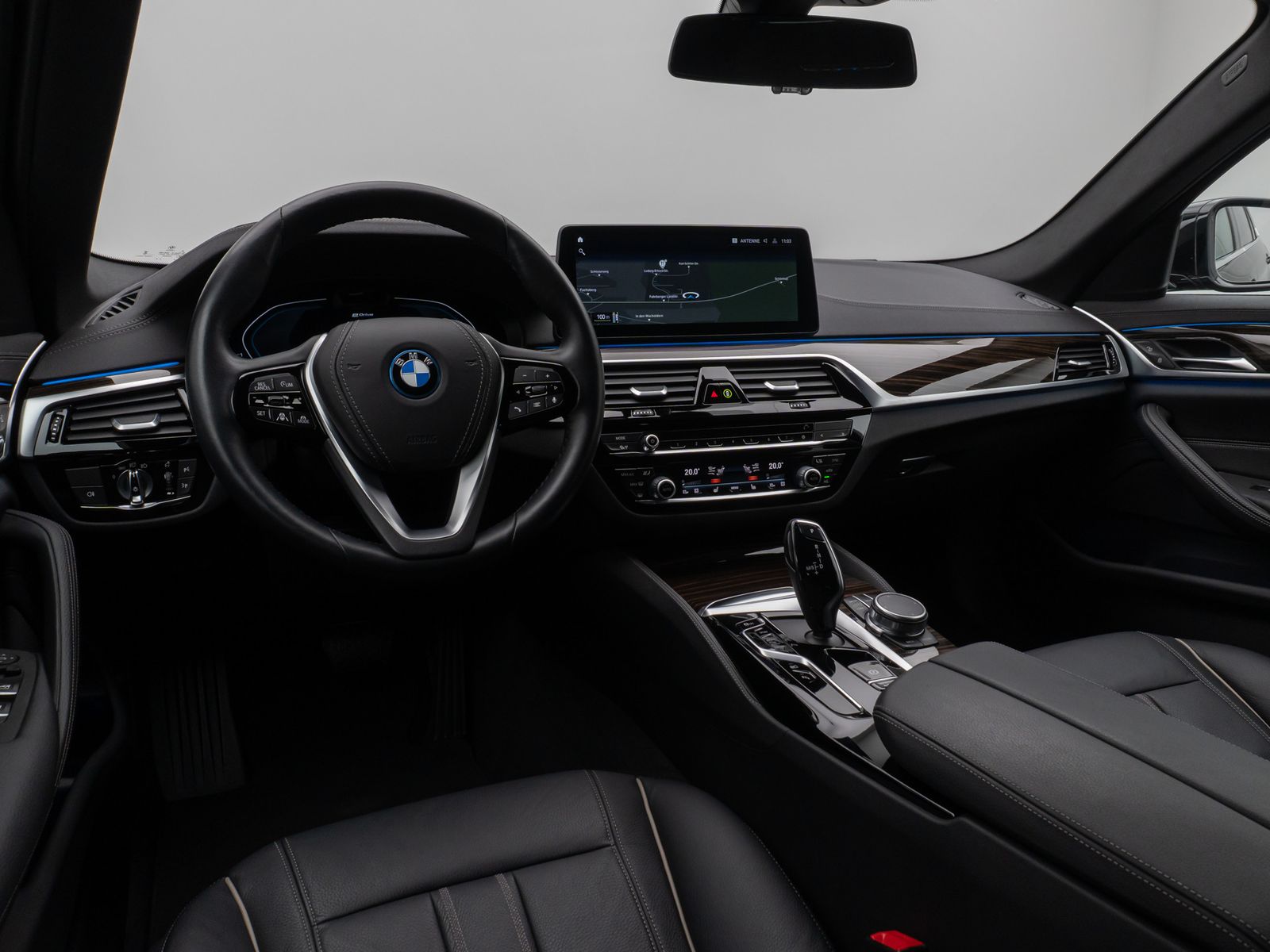 Fahrzeugabbildung BMW 530e Luxury Line Kamera DAB WLAN ACC Alarm LED