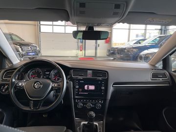 Volkswagen Golf VII Lim. Highline 1.5 TSI *1.HAND*LED*AHK*