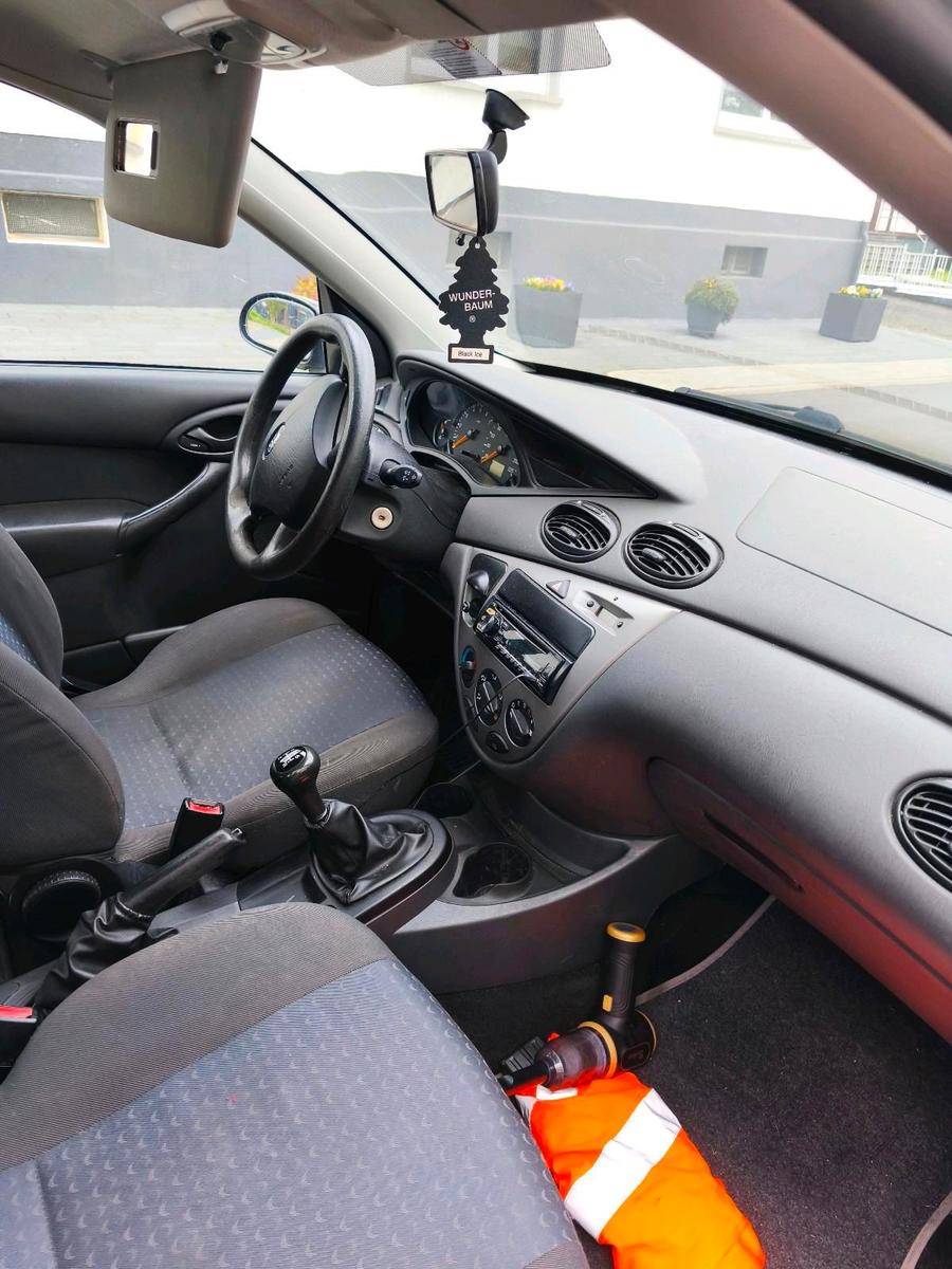 Ford Focus 2004 — photo 8