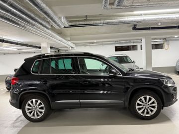 Volkswagen Tiguan - 8