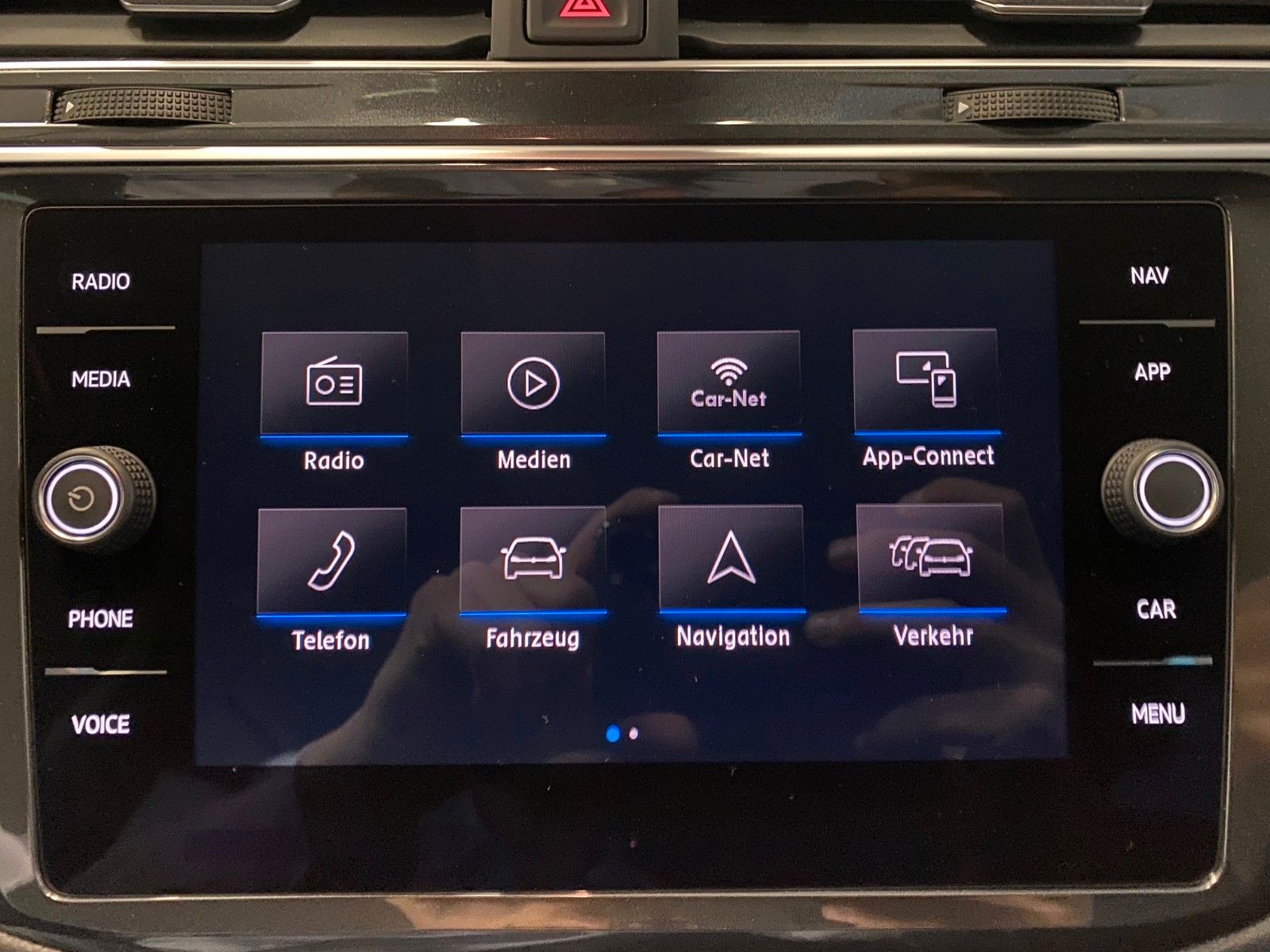 Fahrzeugabbildung Volkswagen Tiguan 1.5 TSI Comfortline+AHK+NAVIGATION+ACC+CD