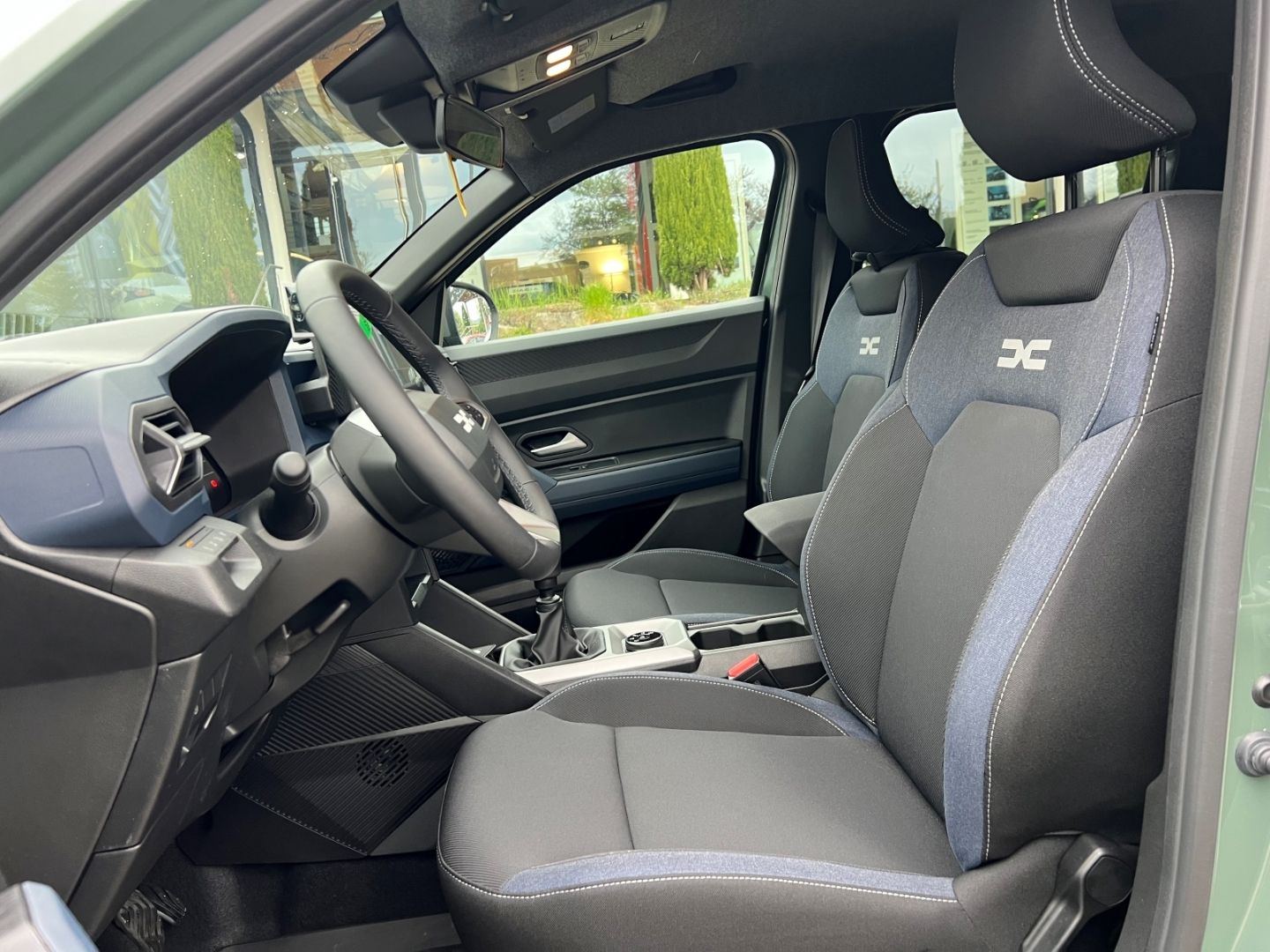 Fahrzeugabbildung Dacia Duster III TCe 130 Journey 4x4 1.2 Mild-Hybrid E