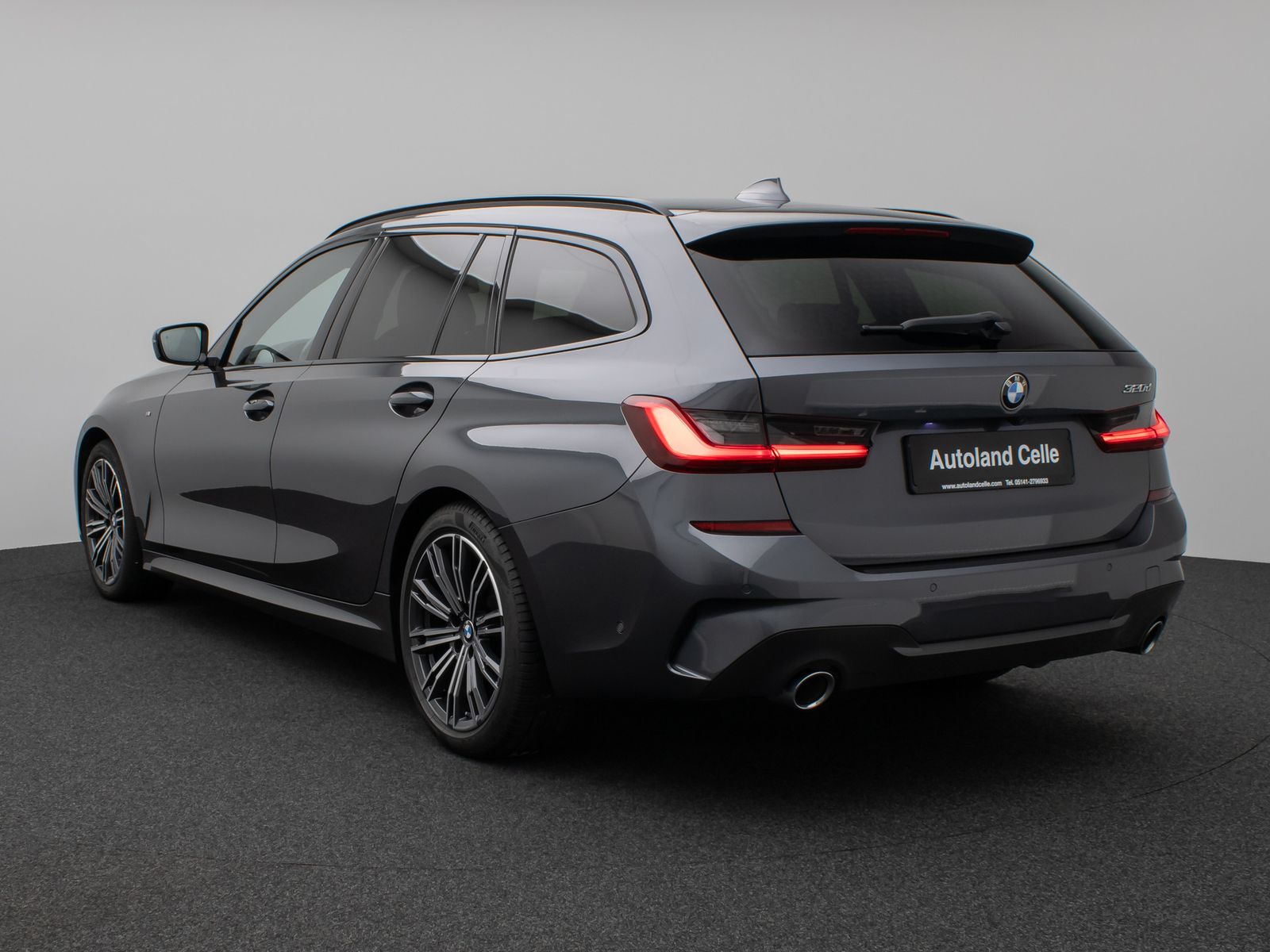 Fahrzeugabbildung BMW 320d M Sport Kamera HUD HiFi Stop&Go AHK Alarm