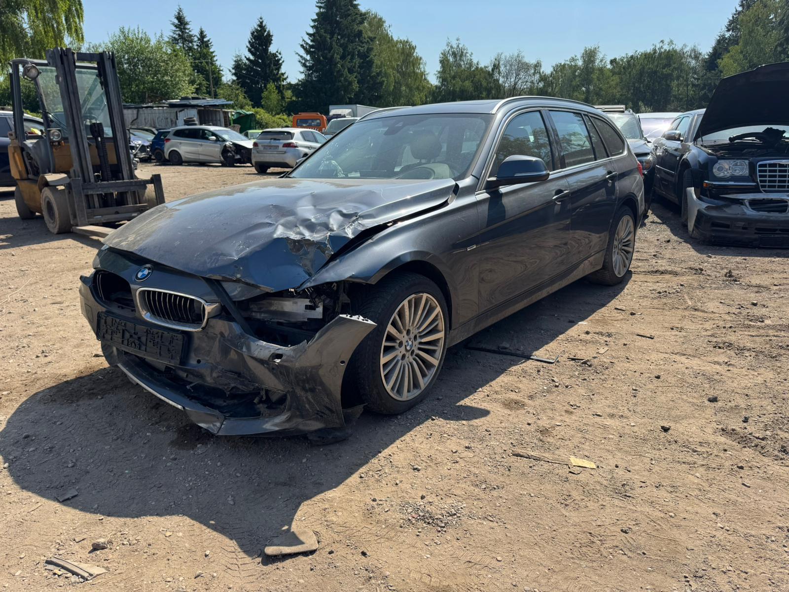 BMW 335 d xDrive Tourinh-Navigation-Klima-Radio