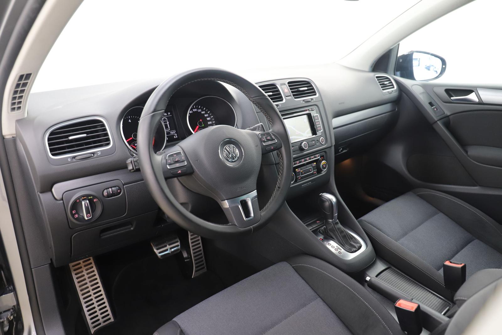 Volkswagen Golf 6 1.2TSI 86PS DSG Style Navi PDC SHZ 1Hand