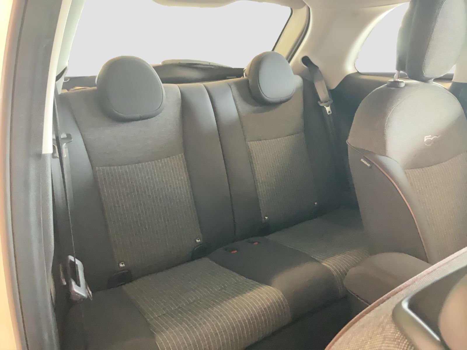 Fahrzeugabbildung Fiat 500e Icon + Komfort-Paket