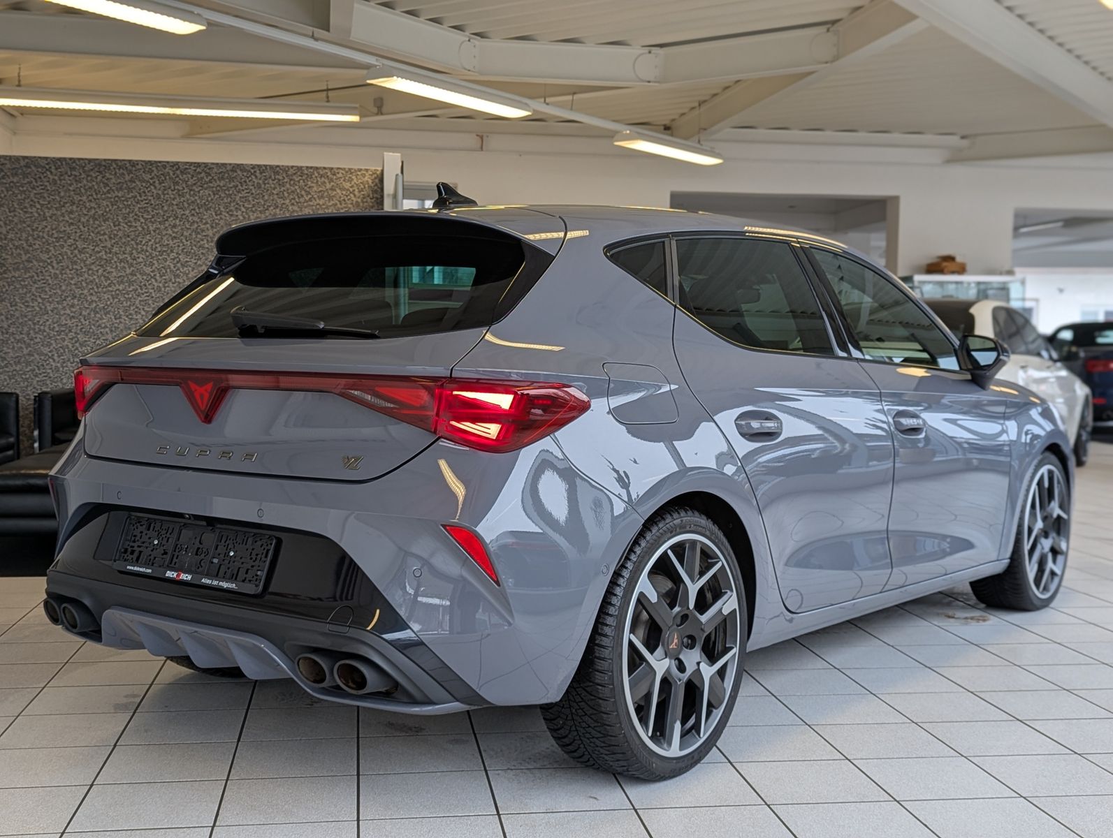 CUPRA Leon 2.0TSI VZ Matrix Pano Sennheiser Kamera 19" - Image 7