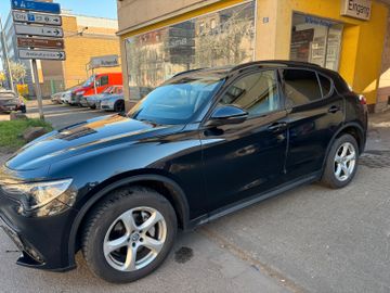 Alfa-Romeo Stelvio - 12