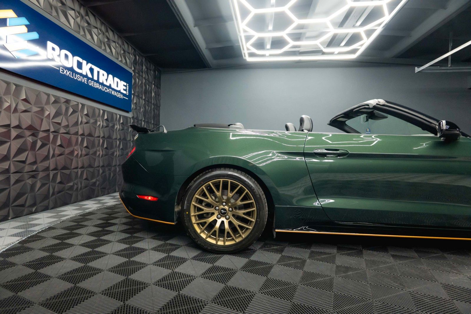 Fahrzeugabbildung Ford Mustang Cabrio DARK HORSE RockTrade Edition 19%