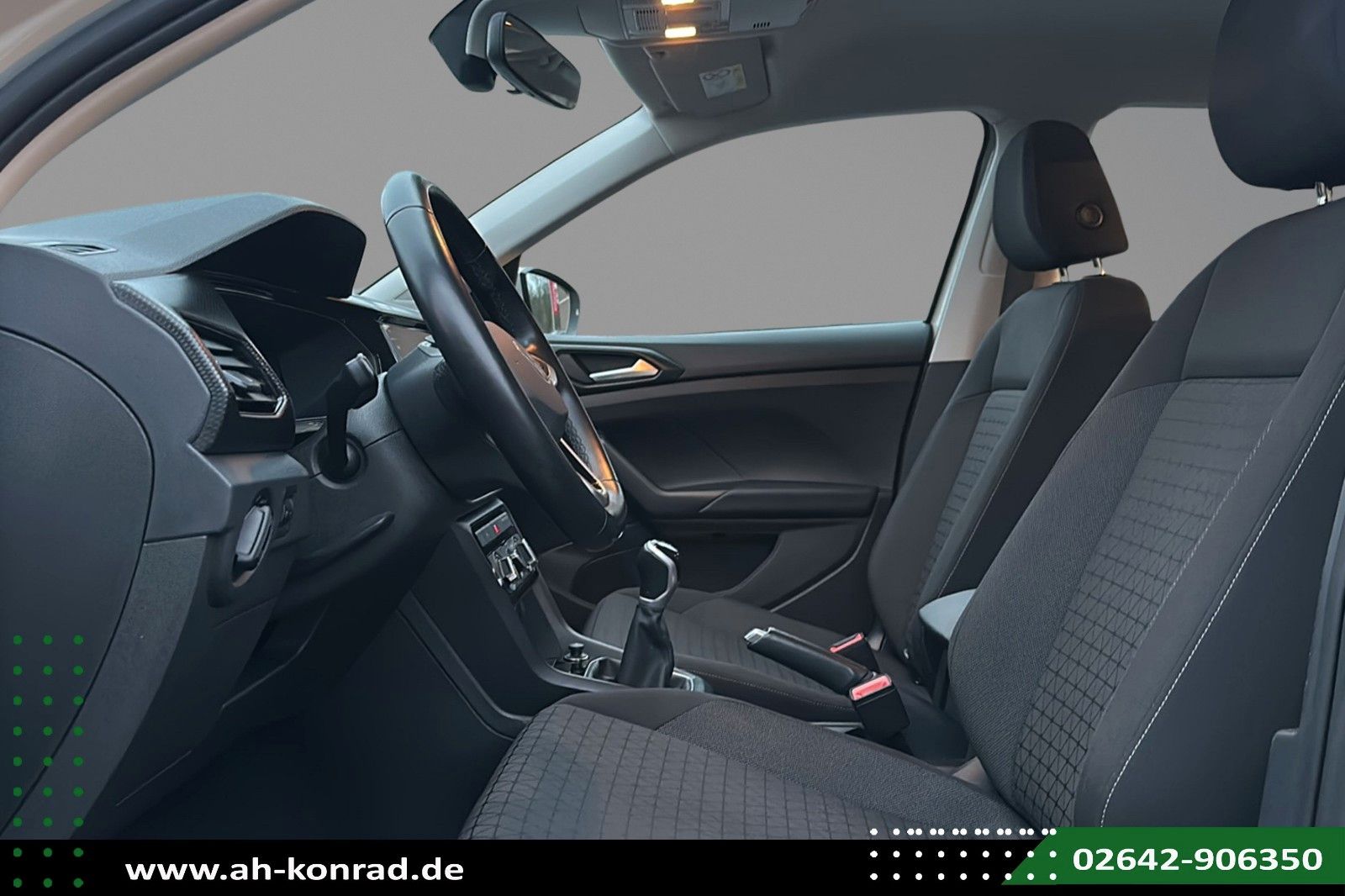 Fahrzeugabbildung Volkswagen T-Cross 1.0 TSI Life*NAVI*RCAM*SITZHZNG*