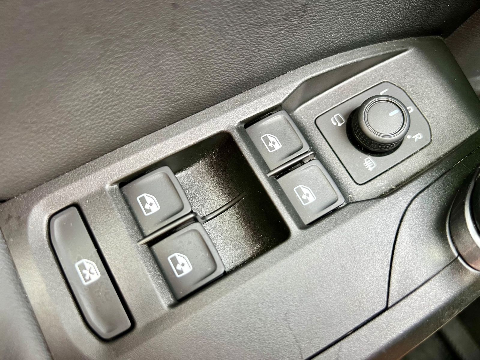 CUPRA Leon AAC LED ISOFIX L+R SENSOR