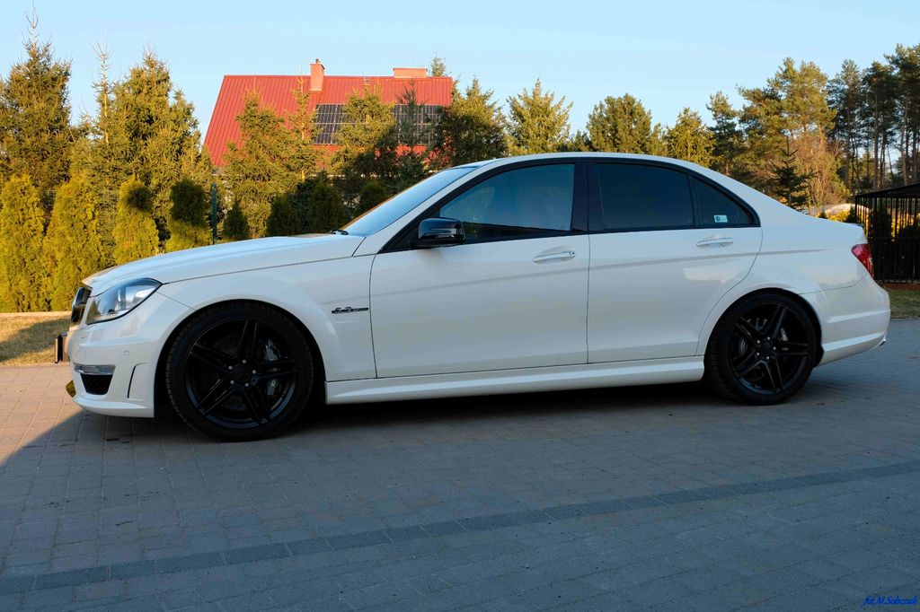 Mercedes-Benz C 63 AMG