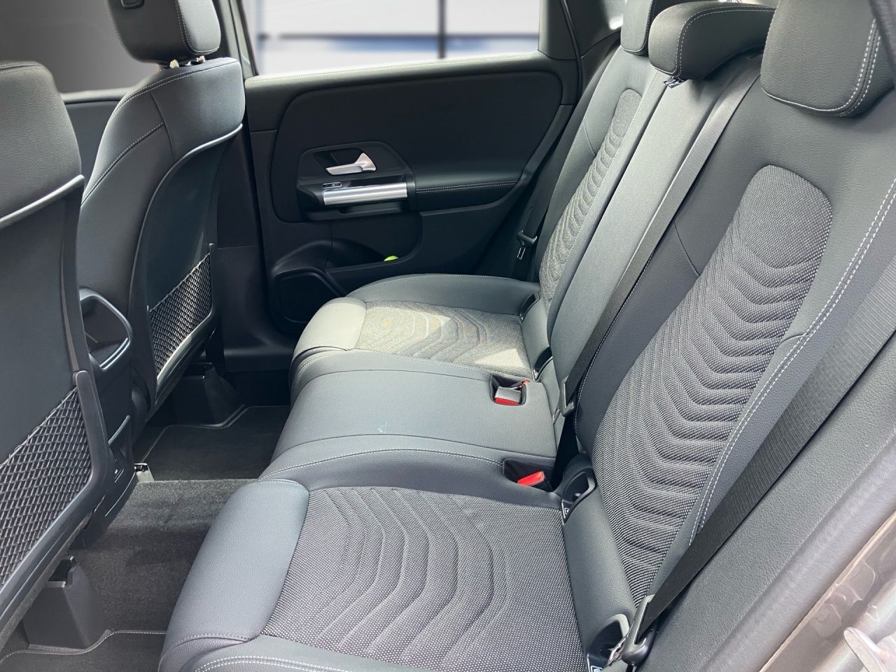 Fahrzeugabbildung Mercedes-Benz B 200 d PROGRESSIVE+AHK+LHZG+VERKZ.ASSIS+EL.HECK