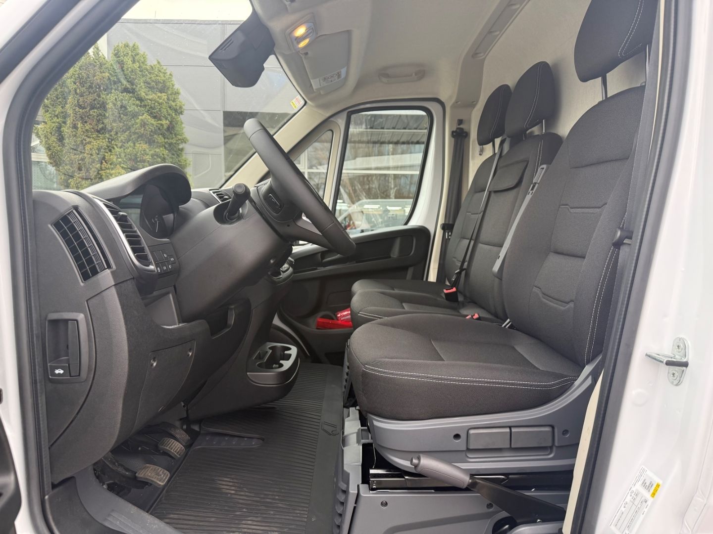 Fahrzeugabbildung Opel Movano 2.2 Blue HDI 140 L3H2 mit Allwetter