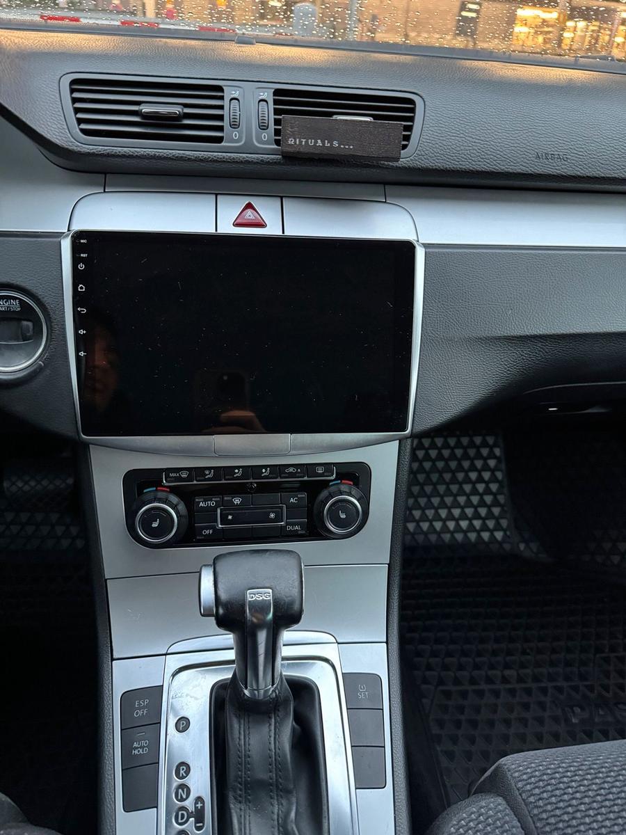 Volkswagen Passat 2010 — photo 13