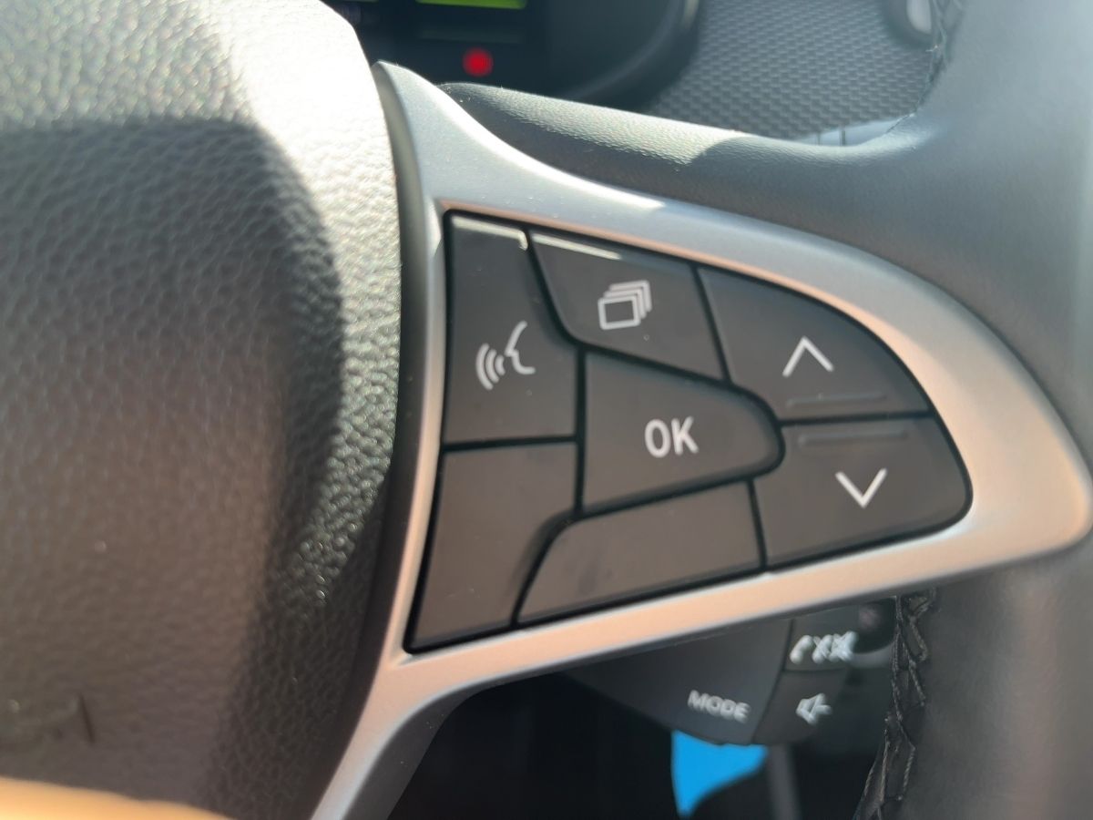 Fahrzeugabbildung Dacia Jogger Expression HYBRID 140 SHZ Kamera