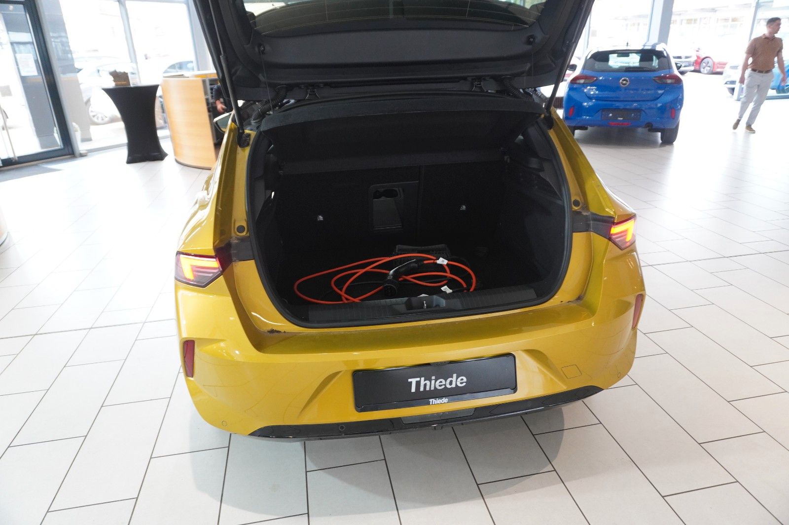 Fahrzeugabbildung Opel Astra L Lim. 1.6 HYBRID ULTIMATE NAVI/360°/HUD