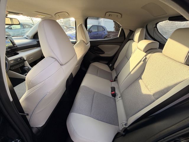 Toyota Yaris Hybrid Style Selection