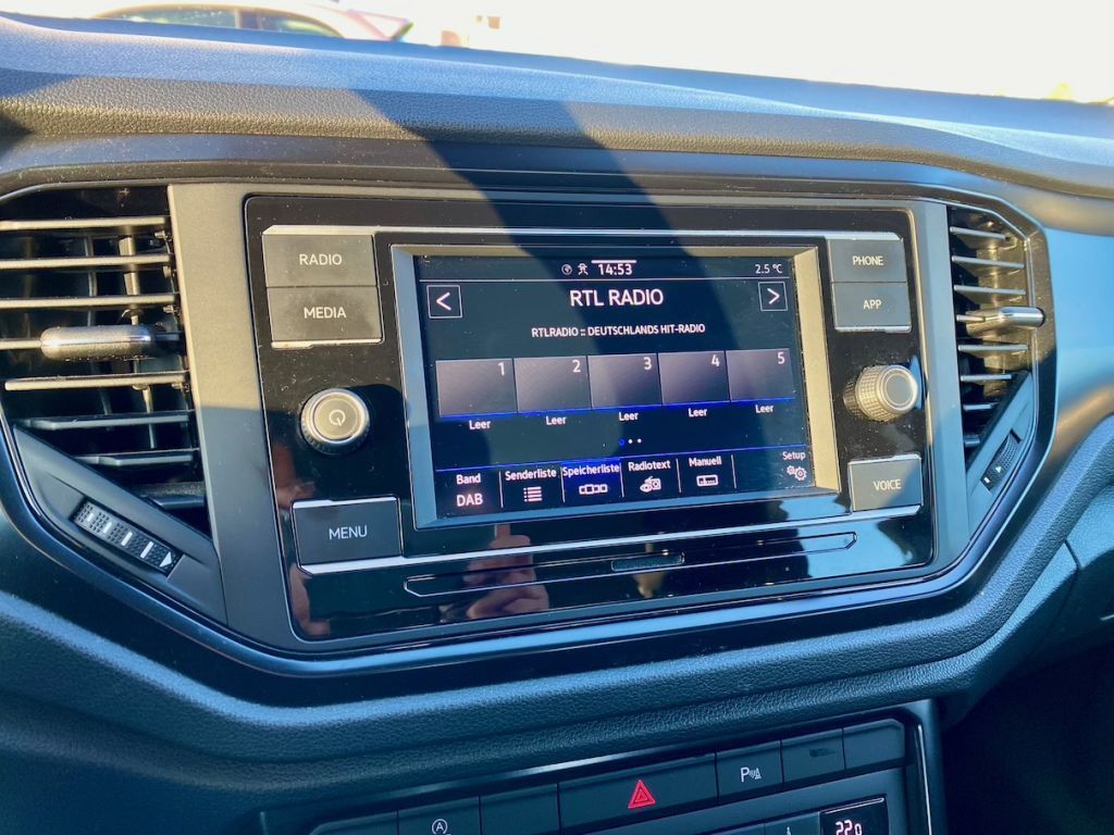 Fahrzeugabbildung Volkswagen T-Roc 1.0 TSI OPF AAC SHZ CARPLAY PDC ALU