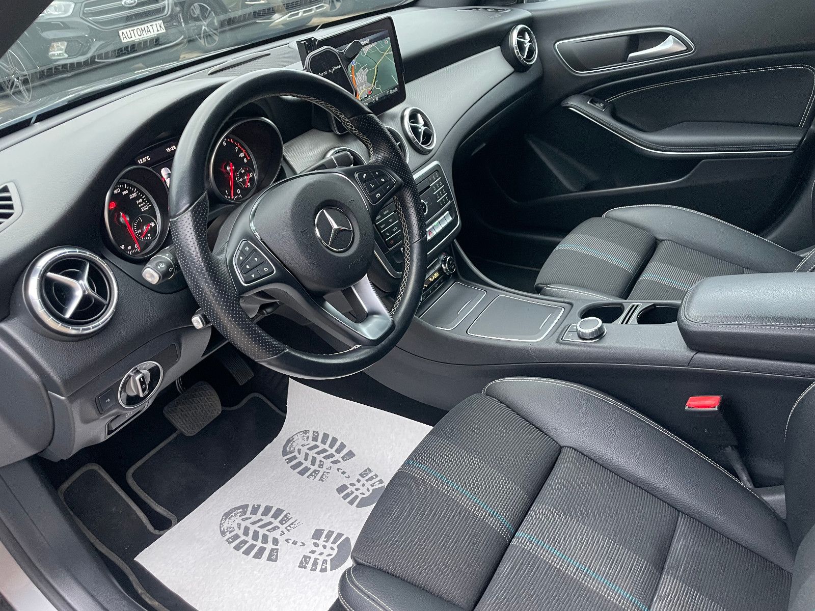 MERCEDES-BENZ CLA 200, 2019, Benzin, 156 PS