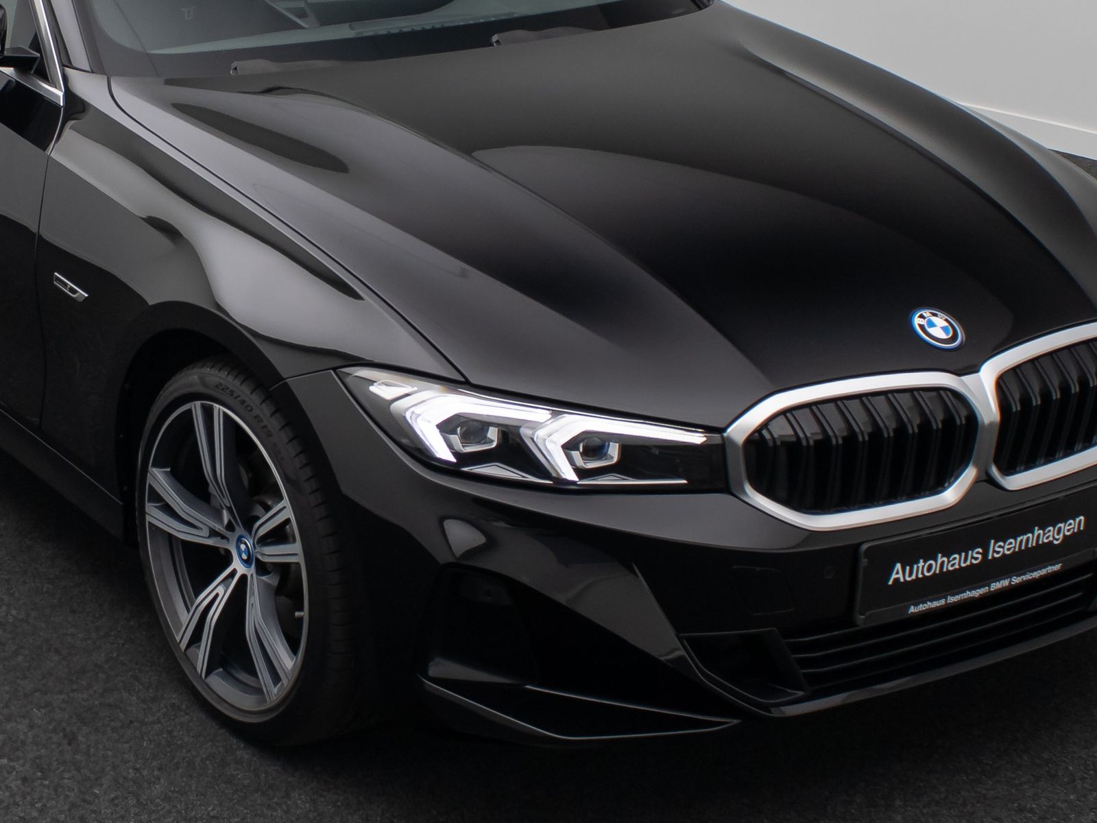 Fahrzeugabbildung BMW 330e Panorama DAB CockPit+ Widscreen PDC 19Zoll