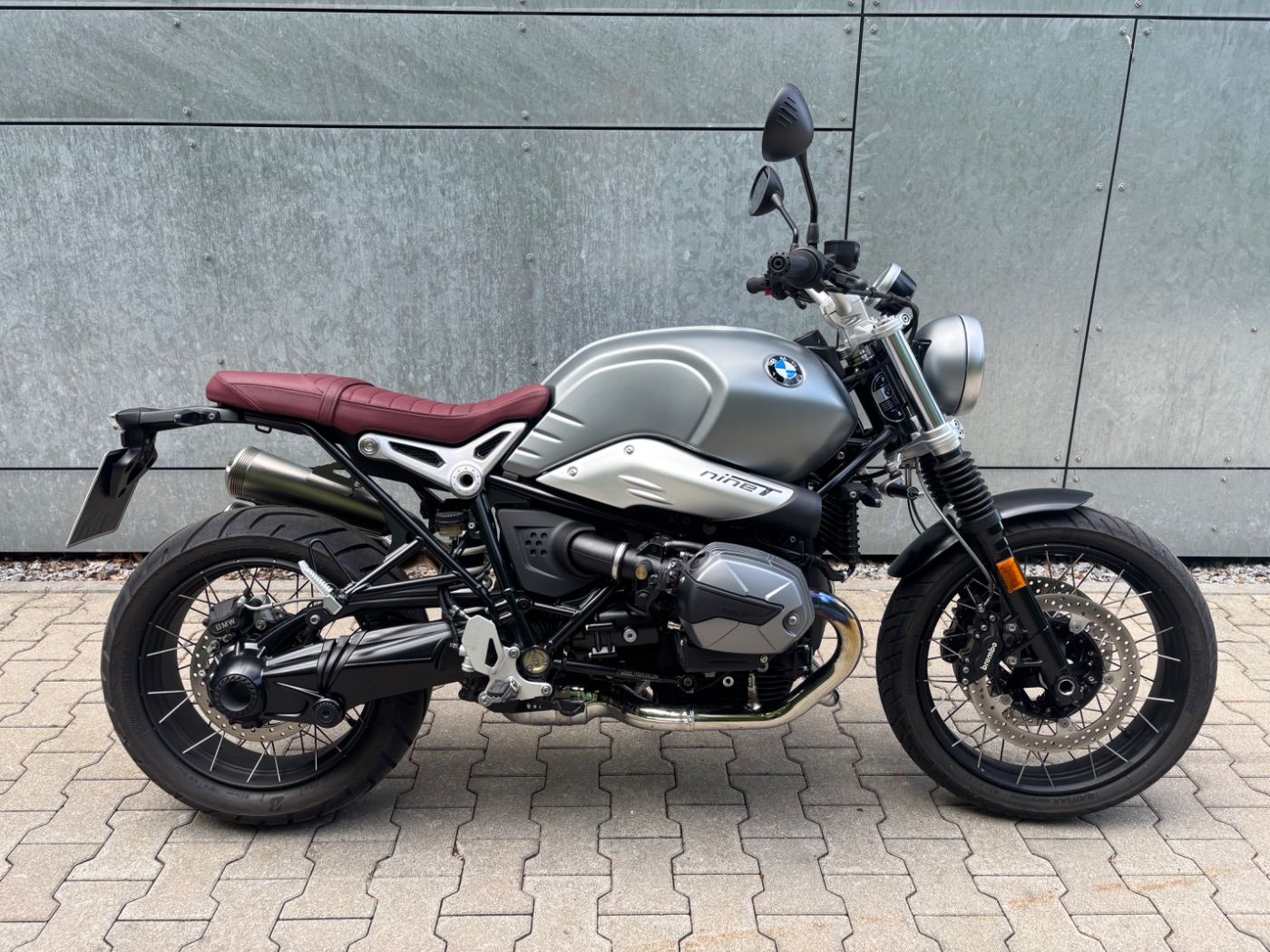 Fahrzeugabbildung BMW R nine T Scrambler