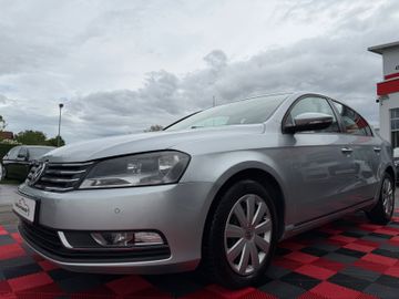 Volkswagen Passat - 1