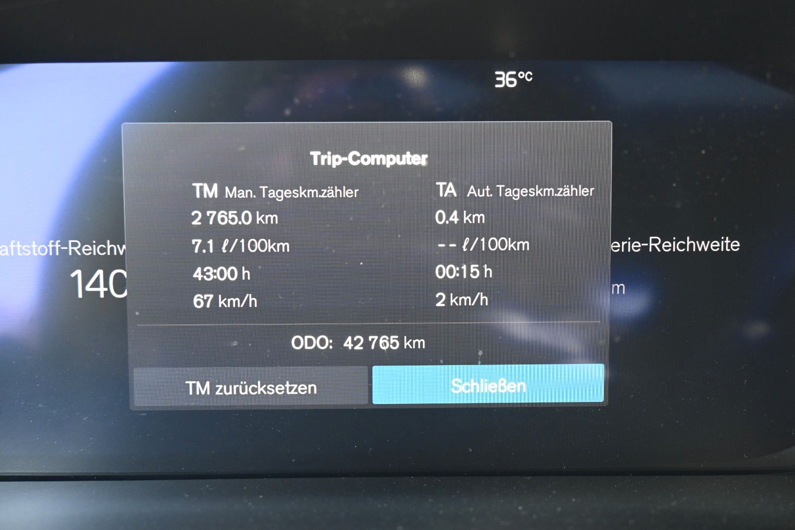 Fahrzeugabbildung Volvo XC60 T8 Plus Dark AWD*360°*FSHZG*AHK*PANO*