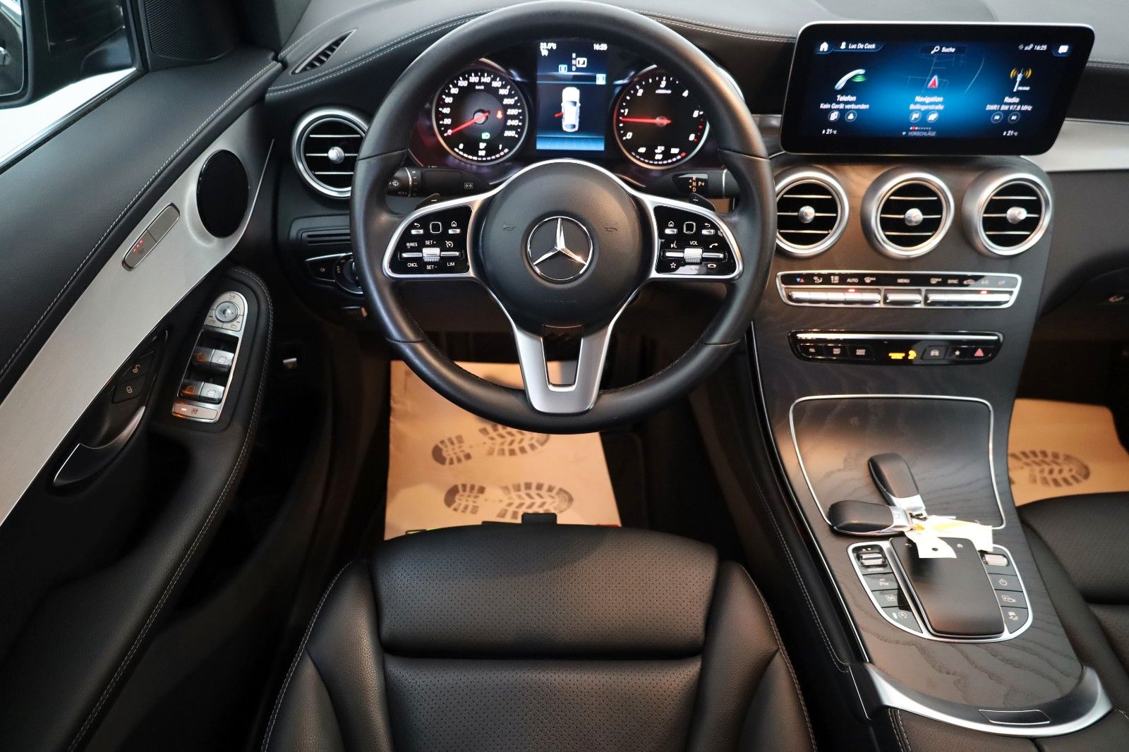 Fahrzeugabbildung Mercedes-Benz GLC 200d Coupe Leder,Navi,LED,SH,Kamera,Park Pak