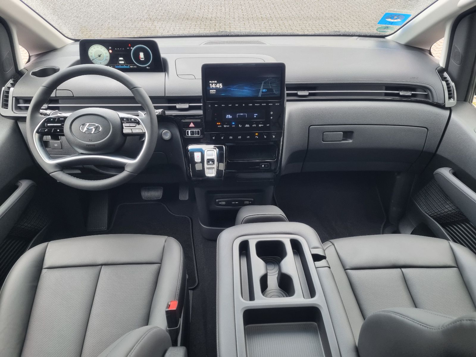 Fahrzeugabbildung Hyundai Staria 2.2 CRDi PRIME 9-Sitzer 2WD PANO ParkP.