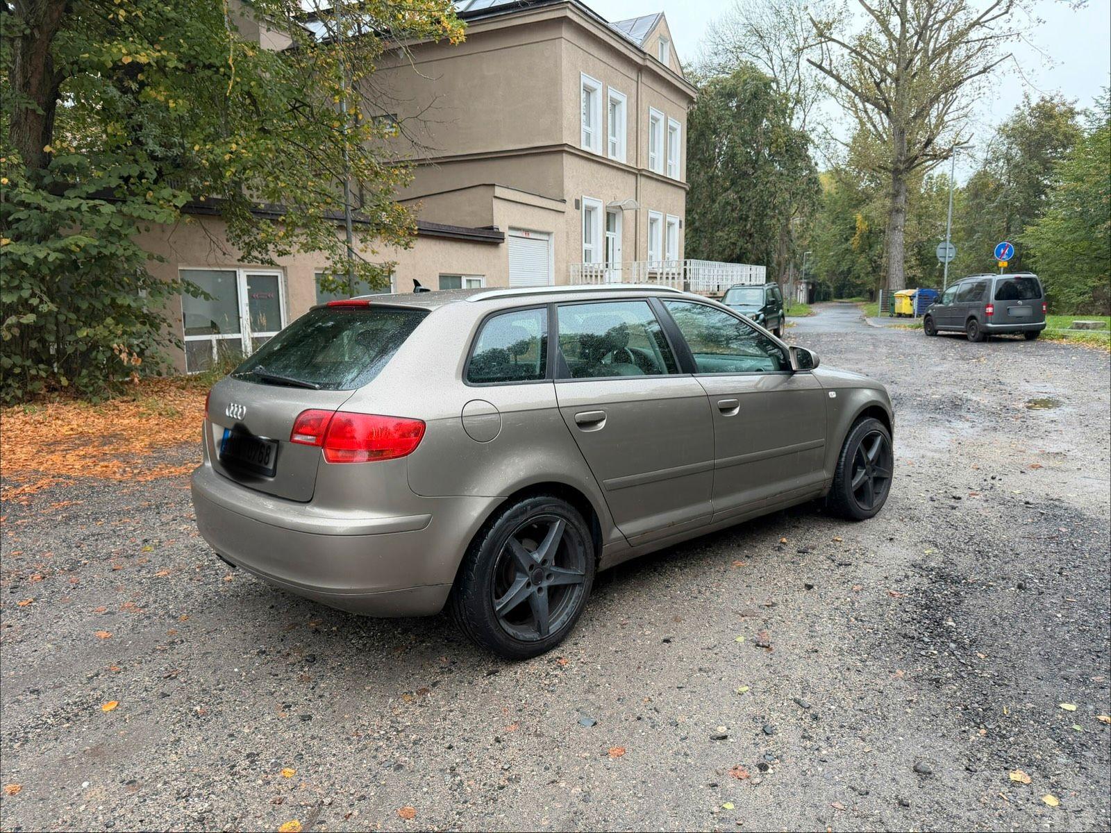 Audi A3 2004 — rear view