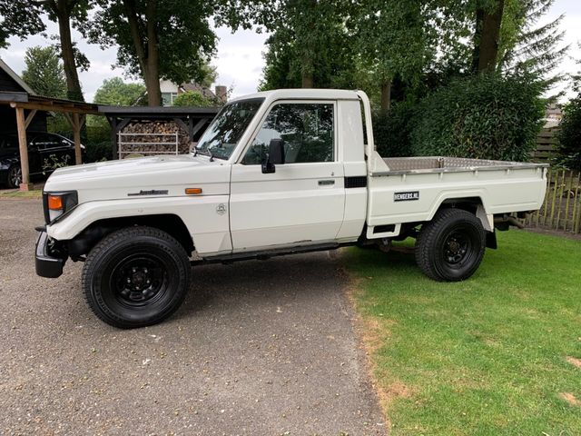 Toyota HZJ79 Pritsche pick-up BRUTO MWST