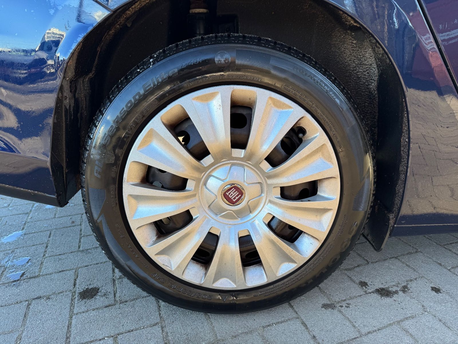 Fahrzeugabbildung Fiat Tipo 1.4 Easy*TEMPO*LED*KLIMA*SHZ*PDC*BT*DAB