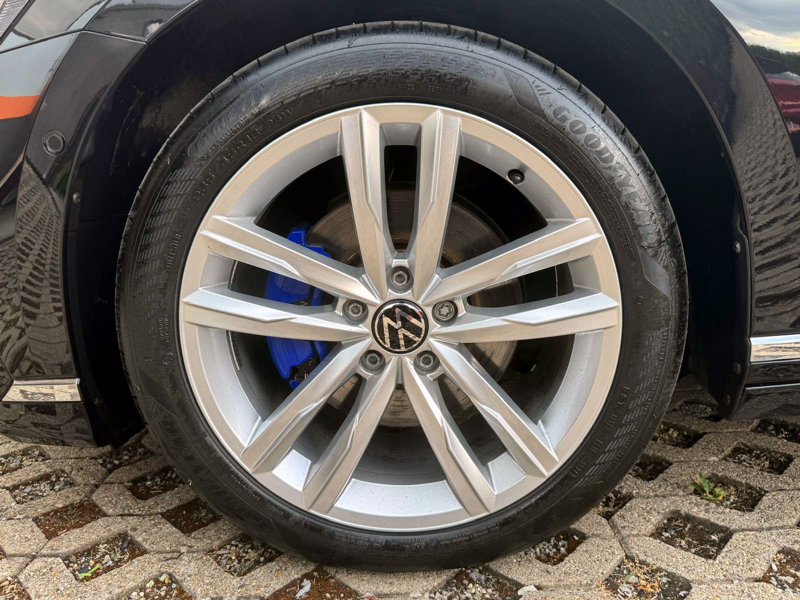 Fahrzeugabbildung Volkswagen Passat Varia. 1.4TSI DSG GTE R-Line ACC PANO AHK