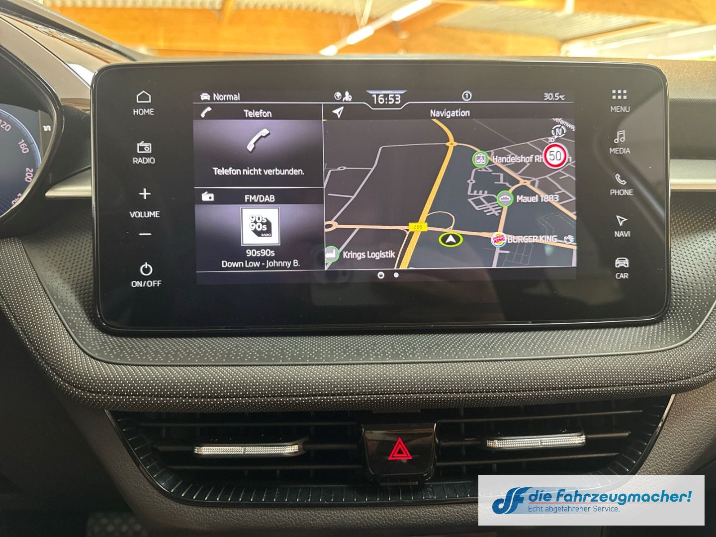 Fahrzeugabbildung SKODA Fabia Tour Automatik Navi DigiCockpit LED Apple