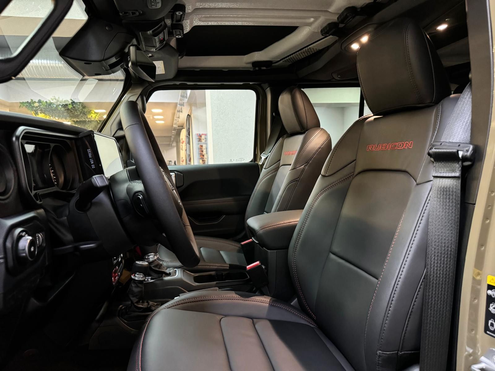 Fahrzeugabbildung Jeep RUBICON X 3.6L-V6-CAM-HARDTOP-35"