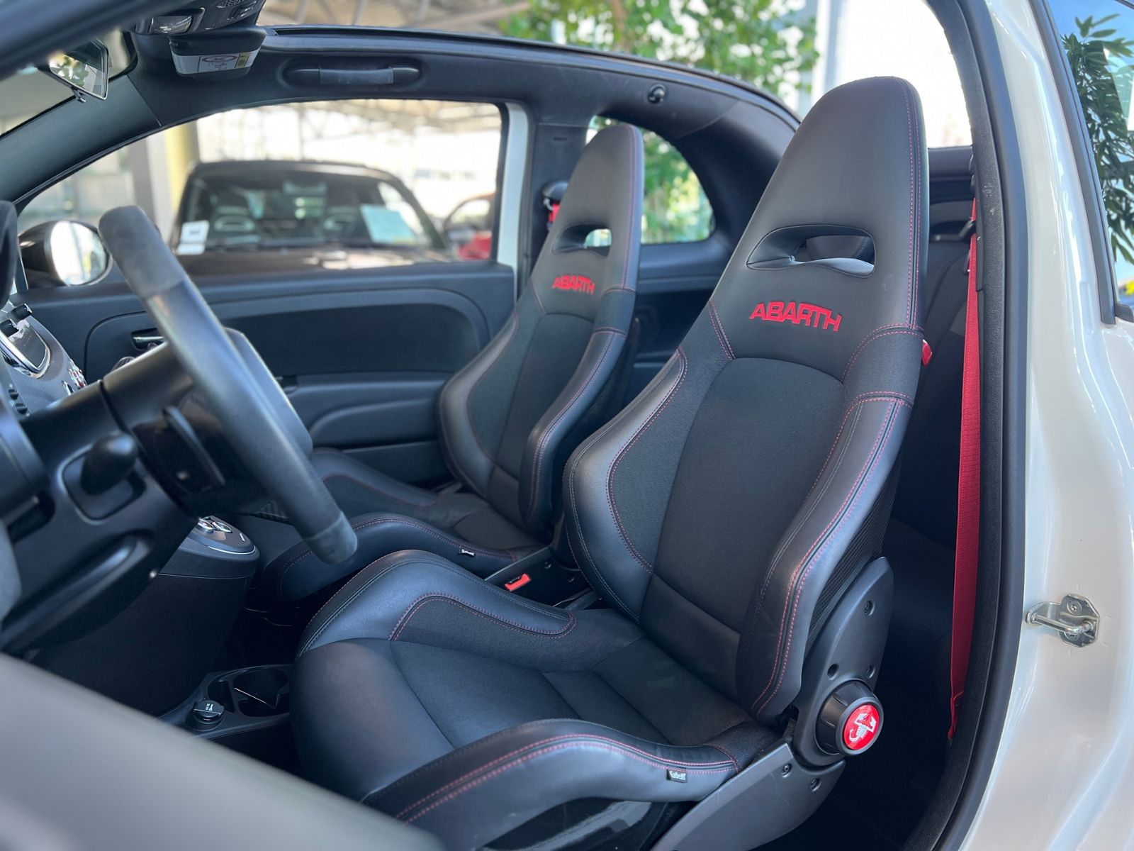 Fahrzeugabbildung Abarth 595C esseesse BEATS XENON NAVI ALU