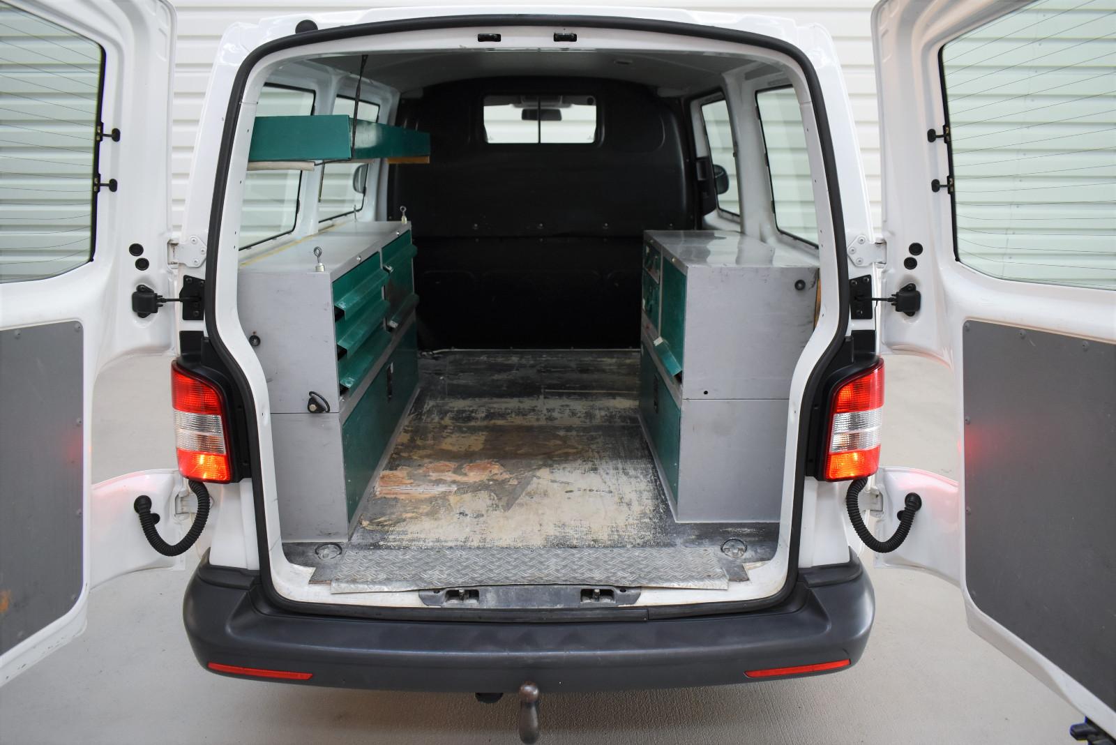 Volkswagen T5 Transporter 2.0 TDI 140 ch DSG • 1re main • TVA récupérable • Attelage