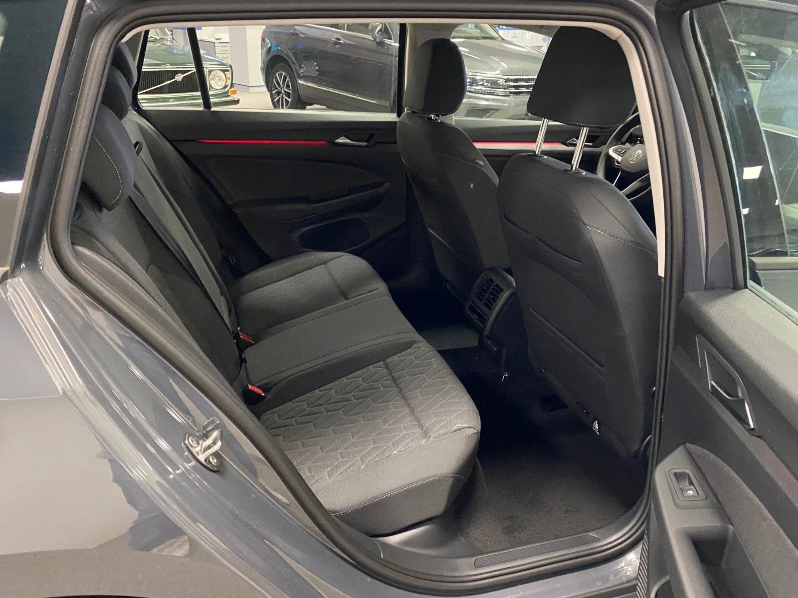 Fahrzeugabbildung Volkswagen Golf 8 Variant 2.0 TDI Life Variant+ACC+PDC v+h+